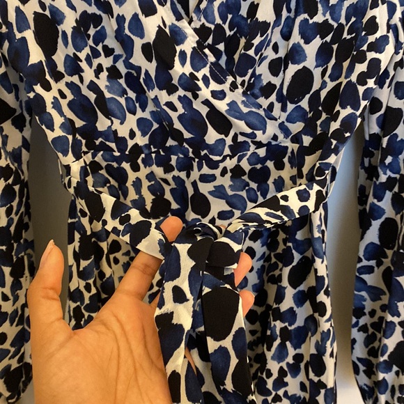 🌻5/$15 Blue Leapord Print Faux Wrap Dress - Picture 3 of 6